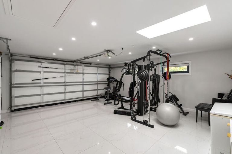 Photo of property in 35 Grumman Lane, Newlands, Wellington, 6037