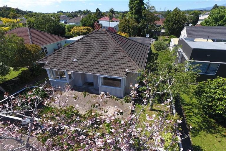 Photo of property in 14 Exeter Street, Brooklands, New Plymouth, 4310