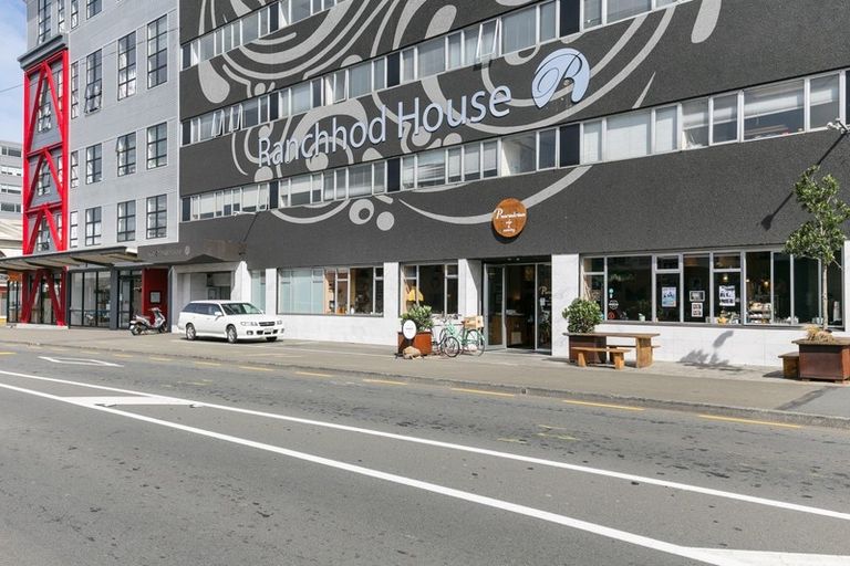 Photo of property in Urbane Apartments, 12/29 Webb Street, Mount Cook, Wellington, 6011