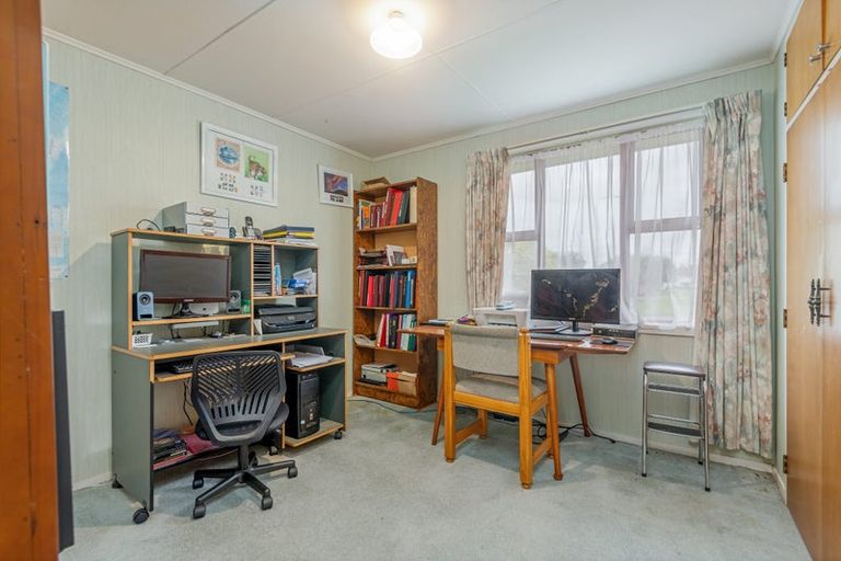 Photo of property in 19 Egmont Place, Westbrook, Palmerston North, 4412