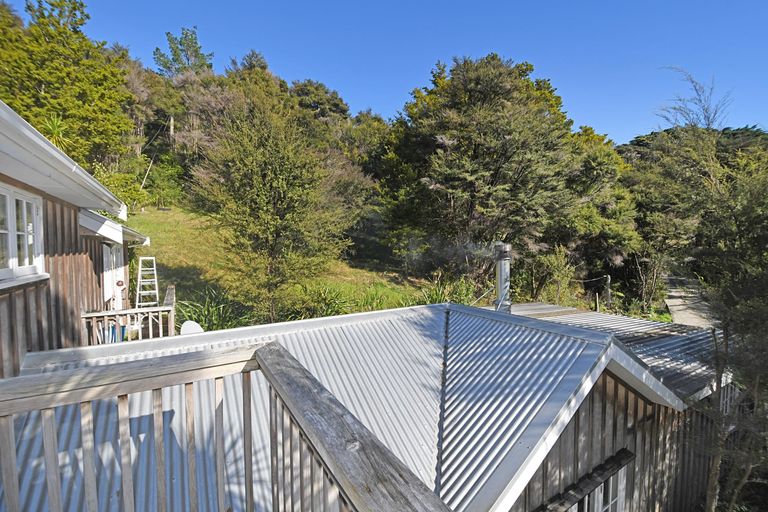 Photo of property in 92 Frost Road, Leigh, Warkworth, 0985