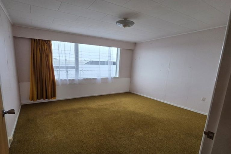 Photo of property in 1/323 Saint Aubyn Street, New Plymouth, 4310