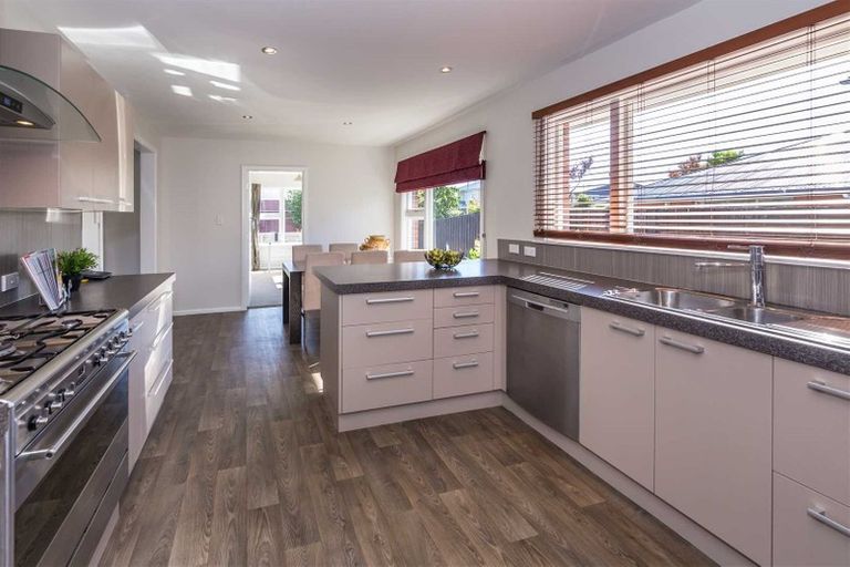 Photo of property in 15 Powell Crescent, Ilam, Christchurch, 8041