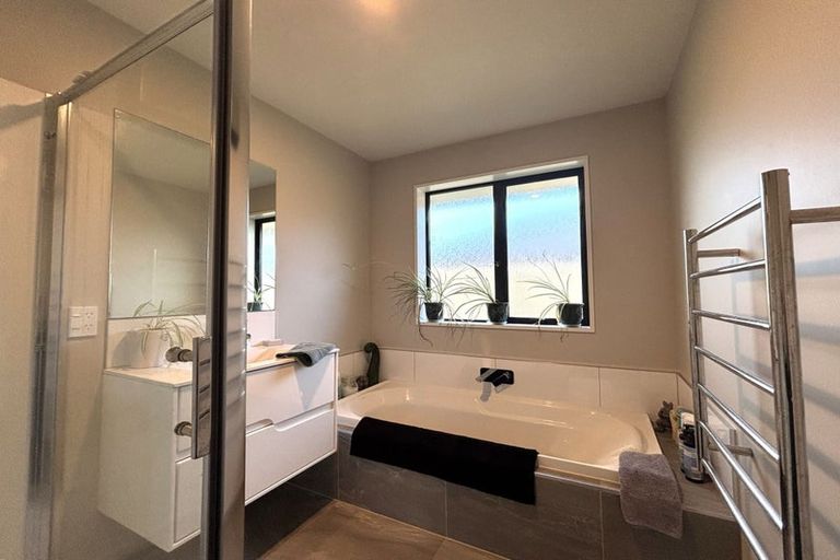 Photo of property in 18 Allied Road, Halswell, Christchurch, 8025