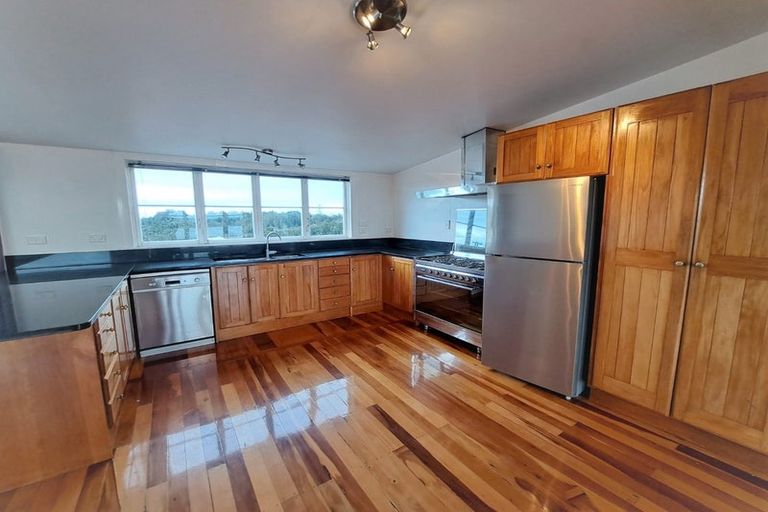 Photo of property in 19 Balmain Road, Birkenhead, Auckland, 0626