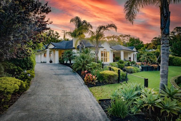 Photo of property in 7 Hobbs Road, Matakatia, Whangaparaoa, 0930