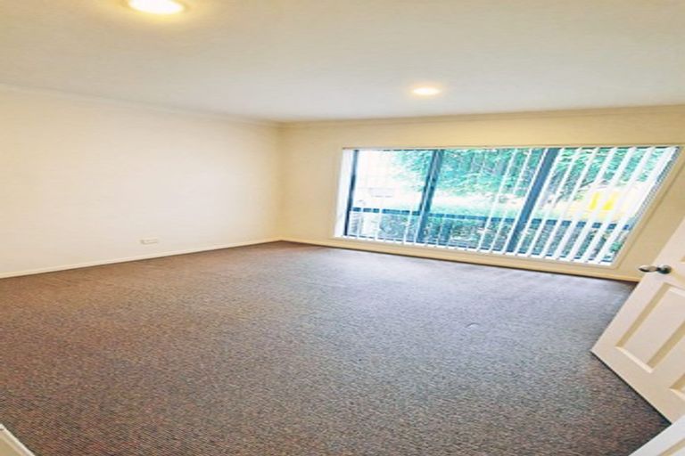 Photo of property in 11 Luna Place, Henderson, Auckland, 0612