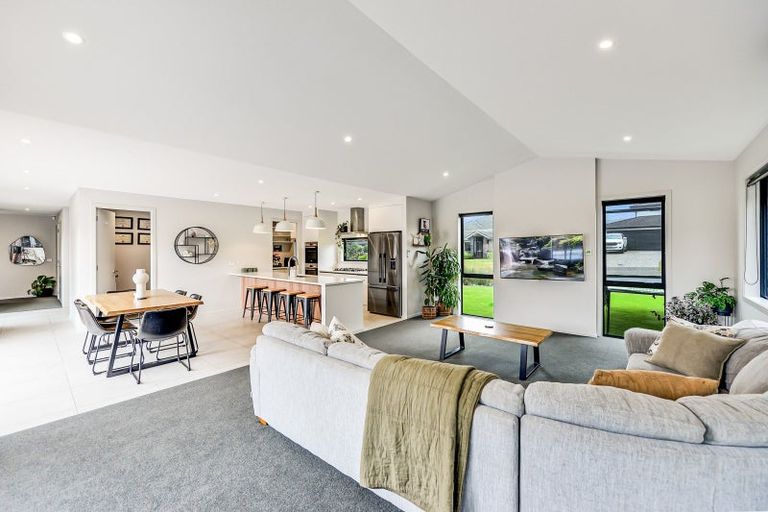 Photo of property in 17 Riverpoint Glade, Flagstaff, Hamilton, 3210