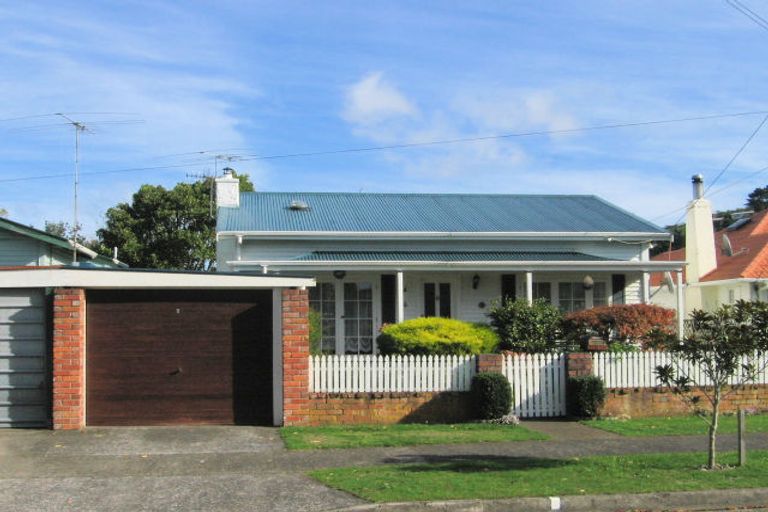 Photo of property in 6 Charles Street, Belmont, Lower Hutt, 5010