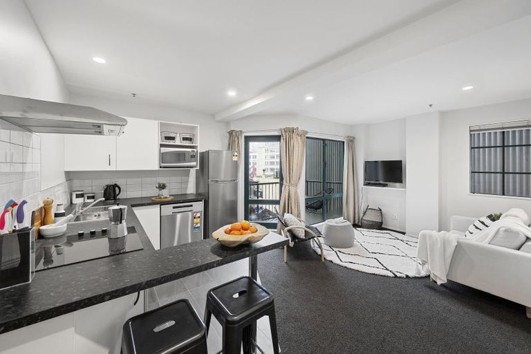 Photo of property in Courtenay Apartments, 408/120 Courtenay Place, Te Aro, Wellington, 6011