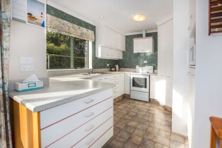 Photo of property in 80a Oxford Street, Tawa, Wellington, 5028