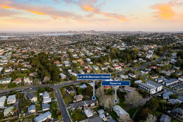 Photo of property in 6a Blenheim Street, Glenfield, Auckland, 0629