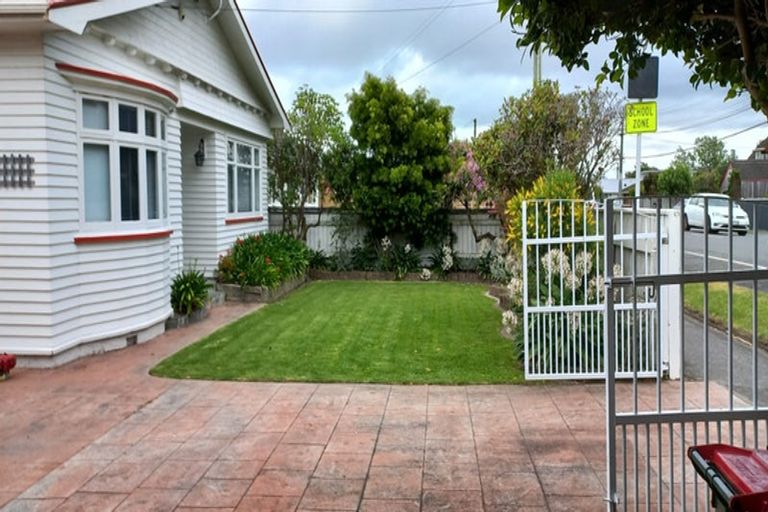 Photo of property in 974 High Street, Avalon, Lower Hutt, 5011