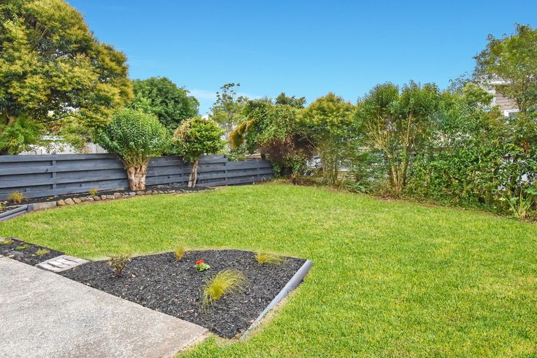 Photo of property in 6 Lawrence Crescent, Hillpark, Auckland, 2102
