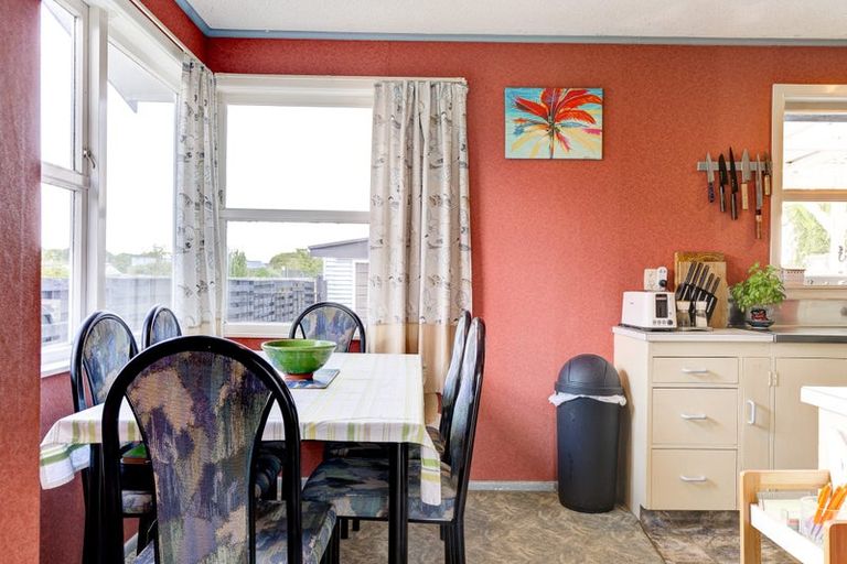 Photo of property in 37 Yvonne Street, Melville, Hamilton, 3206