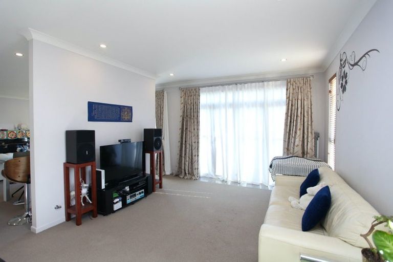 Photo of property in 50 Amberwood Drive, Northpark, Auckland, 2013