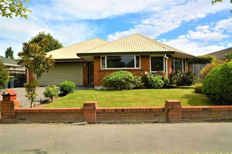 Photo of property in 18 Berkshire Drive, Avonhead, Christchurch, 8042