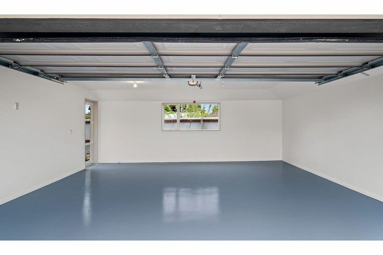 Photo of property in 402a Yaldhurst Road, Russley, Christchurch, 8042