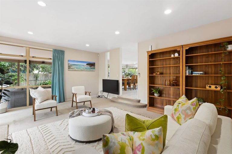 Photo of property in 484 Beach Road, Murrays Bay, Auckland, 0630