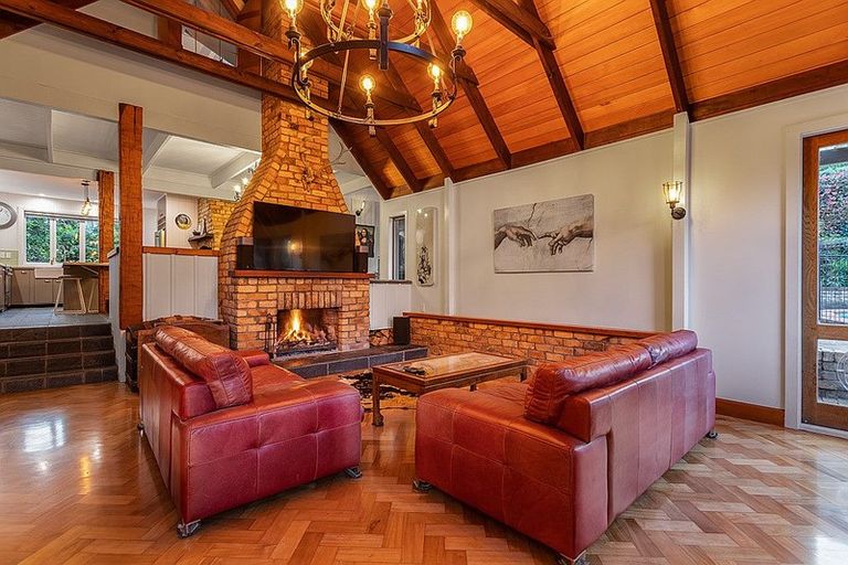 Photo of property in 43 West Lynn Road, Titirangi, Auckland, 0604