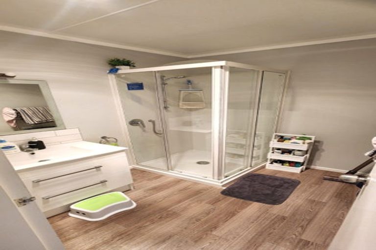 Photo of property in 2/80 Airlie Road, Plimmerton, Porirua, 5026