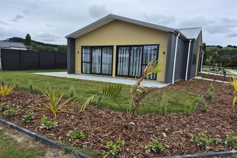 Photo of property in 3 Mataikokako Loop, Kawakawa Bay, 2585