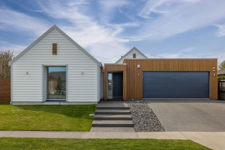 Photo of property in 20 Sandown Boulevard, Rangiora, 7400