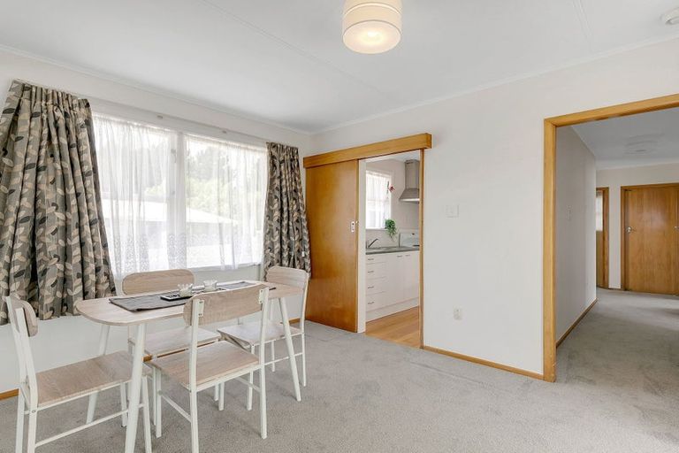 Photo of property in 98 Driver Crescent, Cannons Creek, Porirua, 5024