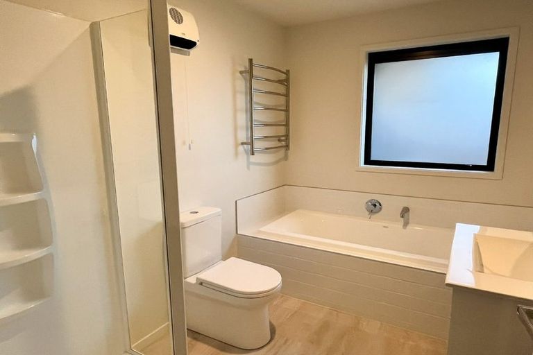 Photo of property in 114 Broadway Parade, Rolleston, 7615