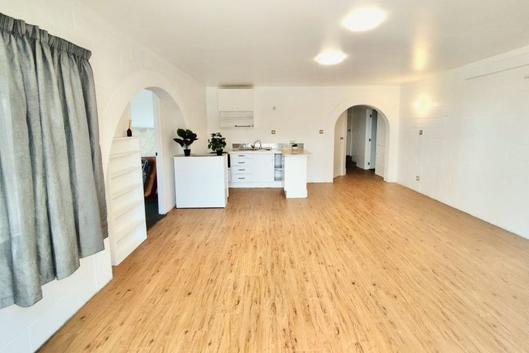 Photo of property in 14 Tatyana Place, Massey, Auckland, 0614