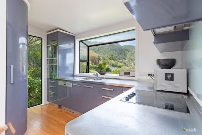 Photo of property in 23 Ferry Road, Days Bay, Lower Hutt, 5013