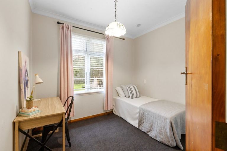 Photo of property in 16 Ihle Street, Terrace End, Palmerston North, 4410