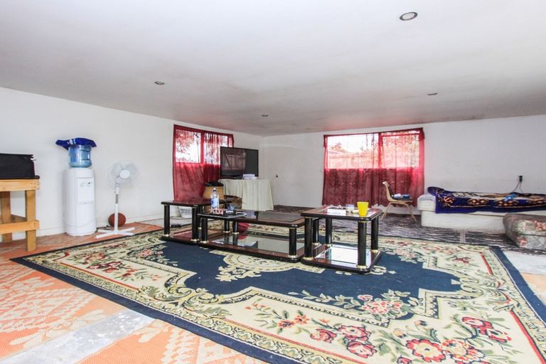 Photo of property in 50 Kelman Road, Kelston, Auckland, 0602