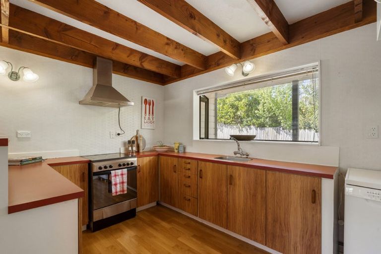 Photo of property in 5/8 West Lynn Road, Titirangi, Auckland, 0604