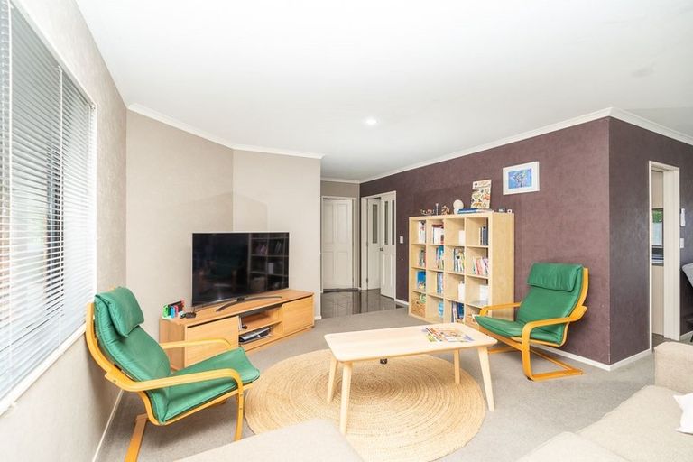 Photo of property in 16 Ravenscourt Place, Huntington, Hamilton, 3210