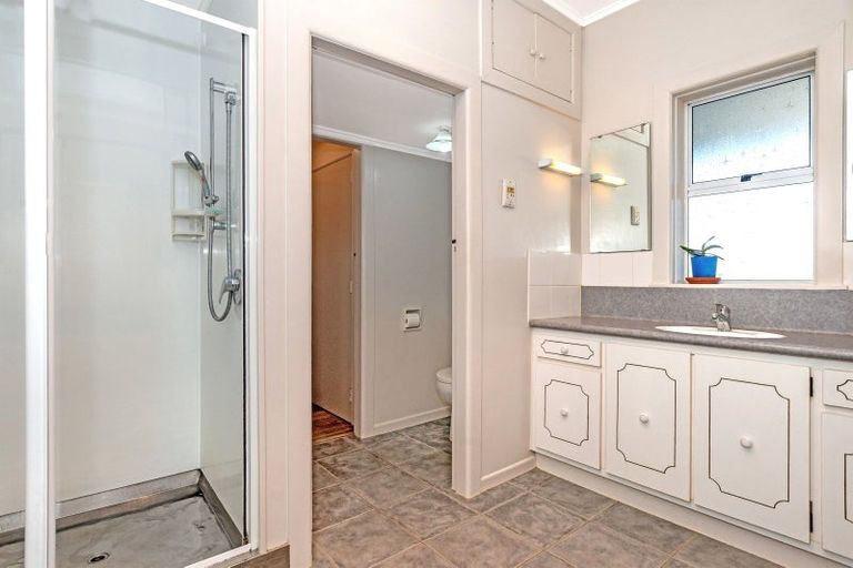 Photo of property in 100 Awapuni Road, Awapuni, Gisborne, 4010