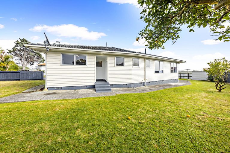 Photo of property in 36 Cranmere Crescent, Mangere East, Auckland, 2024