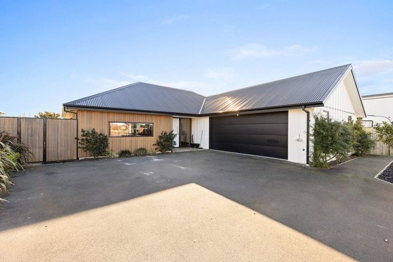 Photo of property in 33 Te Hurunui Drive, Pegasus, 7612