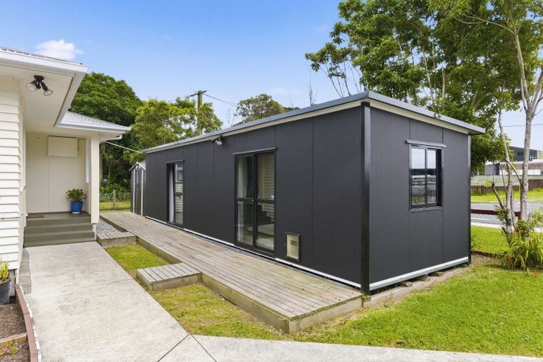 Photo of property in 52 Ruahine Street, Paraparaumu, 5032