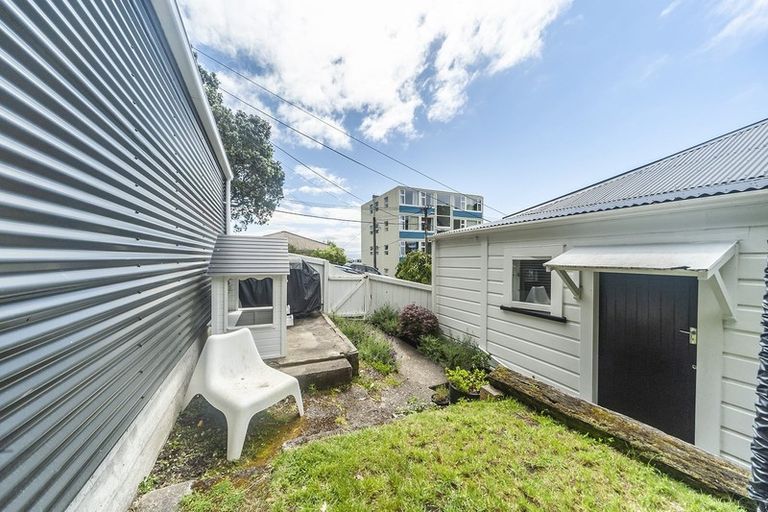 Photo of property in 29 Patanga Crescent, Thorndon, Wellington, 6011