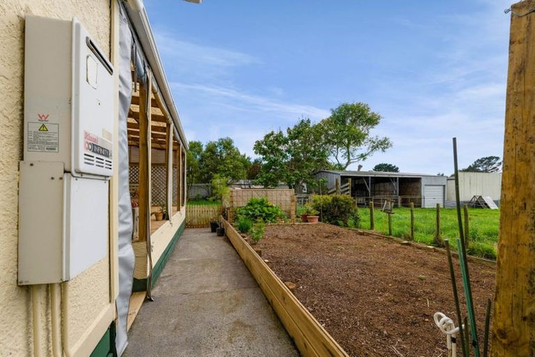 Photo of property in 275 Henwood Road, Paraite, New Plymouth, 4372