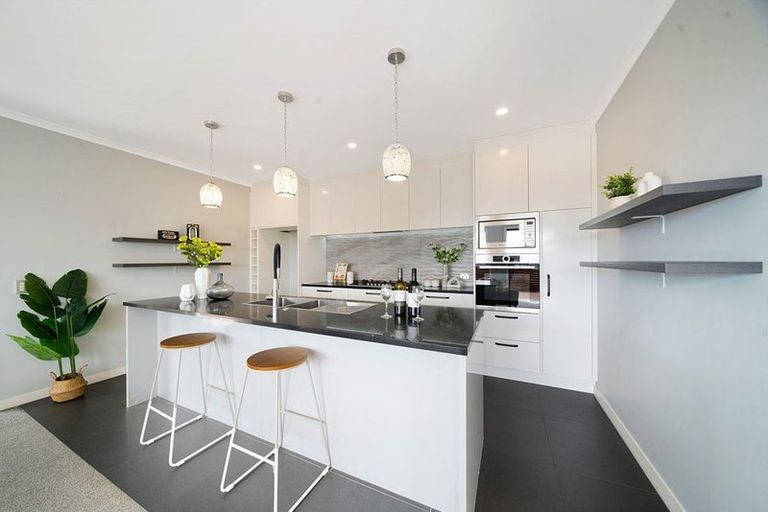 Photo of property in 22 Arriere Lane, Silverdale, 0932