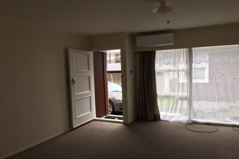 Photo of property in 28 Landscape Road, Papatoetoe, Auckland, 2025