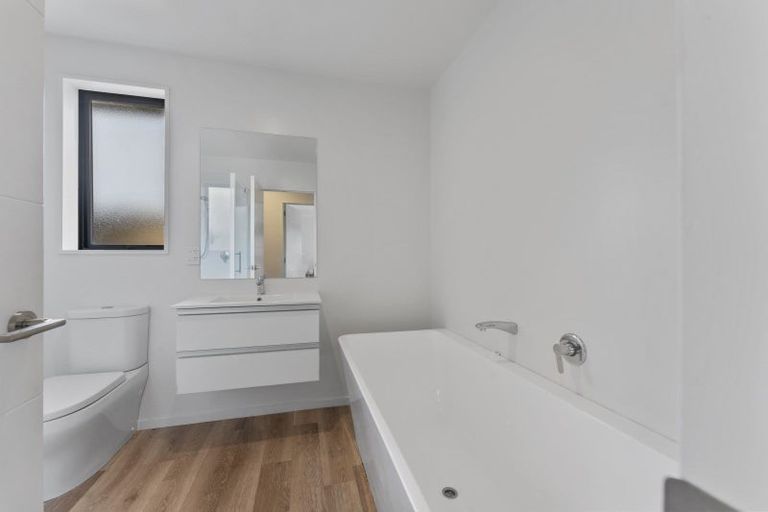 Photo of property in 10 Tara Crescent, Woodend, 7610