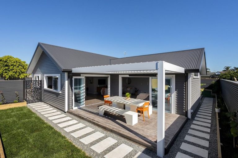 Photo of property in 28 Araroa Place, Papamoa Beach, Papamoa, 3118