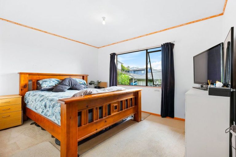 Photo of property in 13 Frosses Place, Massey, Auckland, 0614