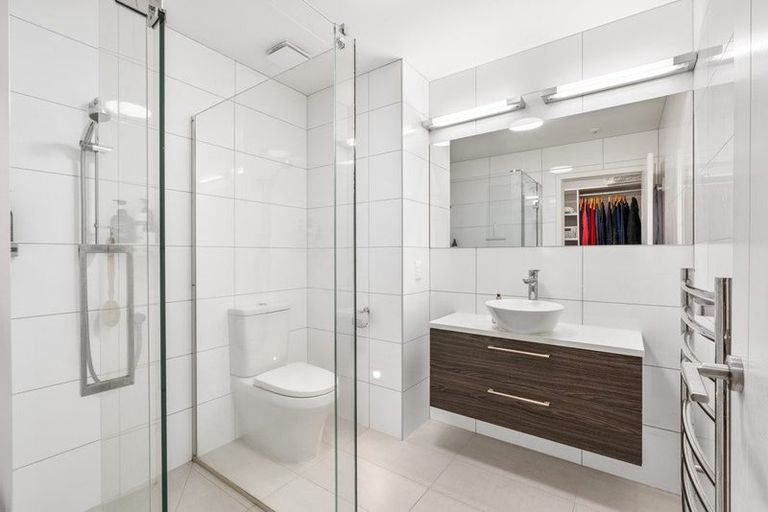 Photo of property in 1 Ocean View Terrace, Orewa, 0931