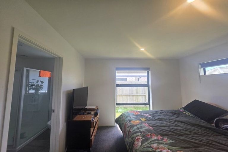 Photo of property in 16 Tiria Drive, Papamoa Beach, Papamoa, 3118