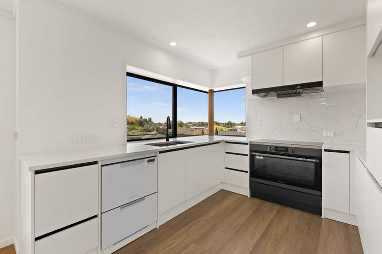 Photo of property in 16 Kokako Place, Taradale, Napier, 4112