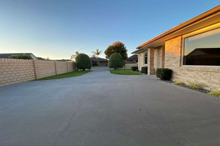Photo of property in 17 Coles Cove, Papamoa Beach, Papamoa, 3118